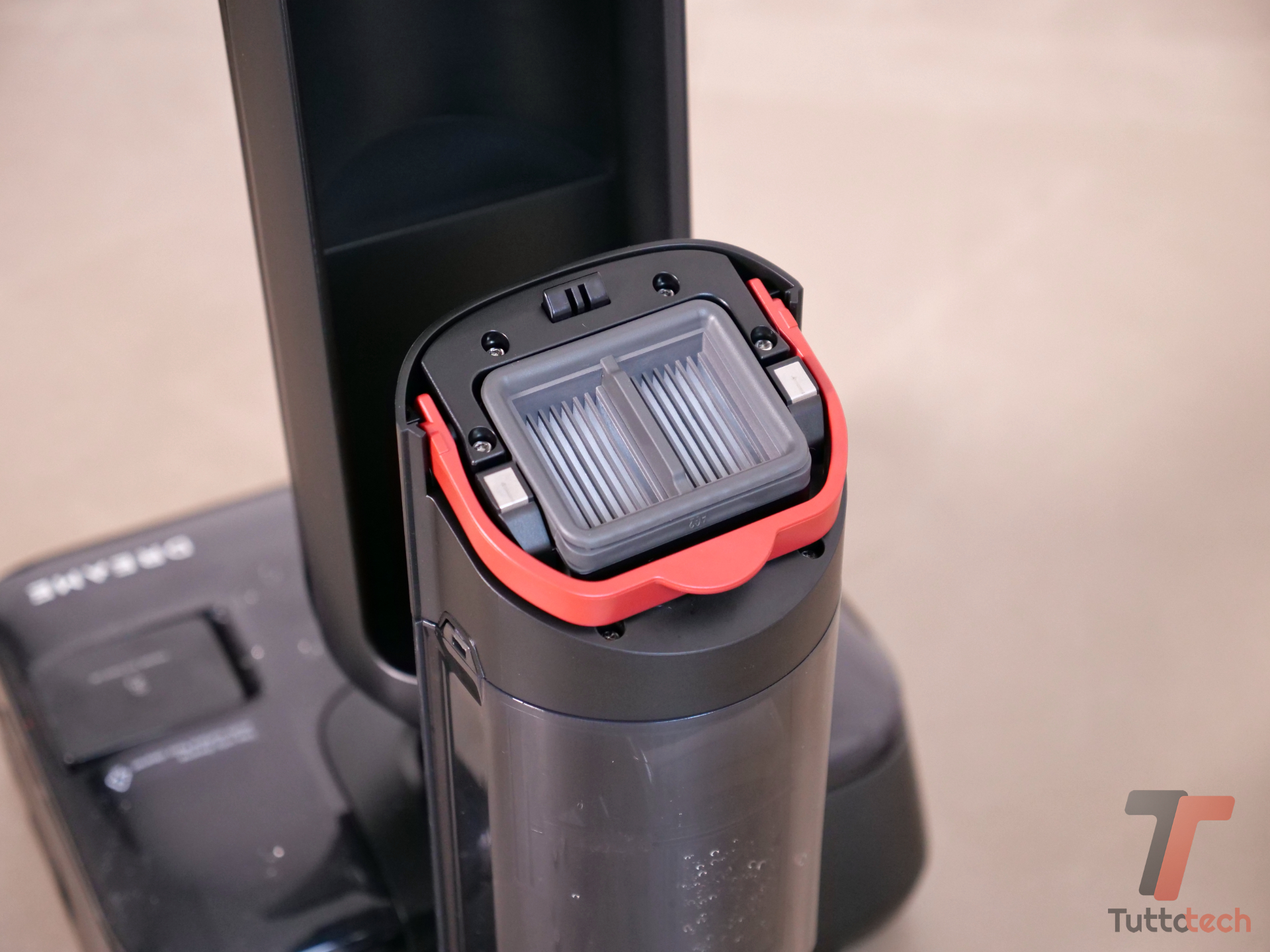 Recensione Dreame T15 Pro Heat: lava con acqua a 90 °C e si sdraia a 180° 3