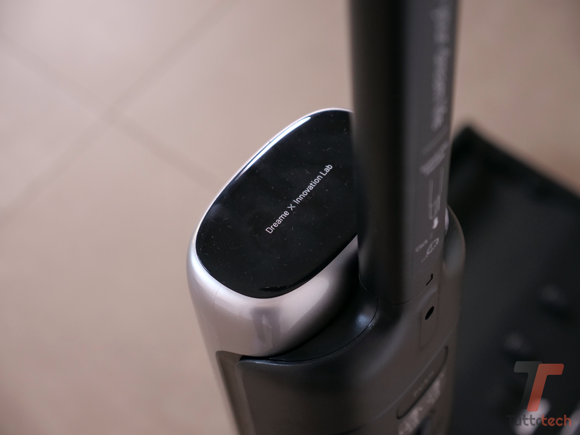 Recensione Dreame T15 Pro Heat: lava con acqua a 90 °C e si sdraia a 180° 12