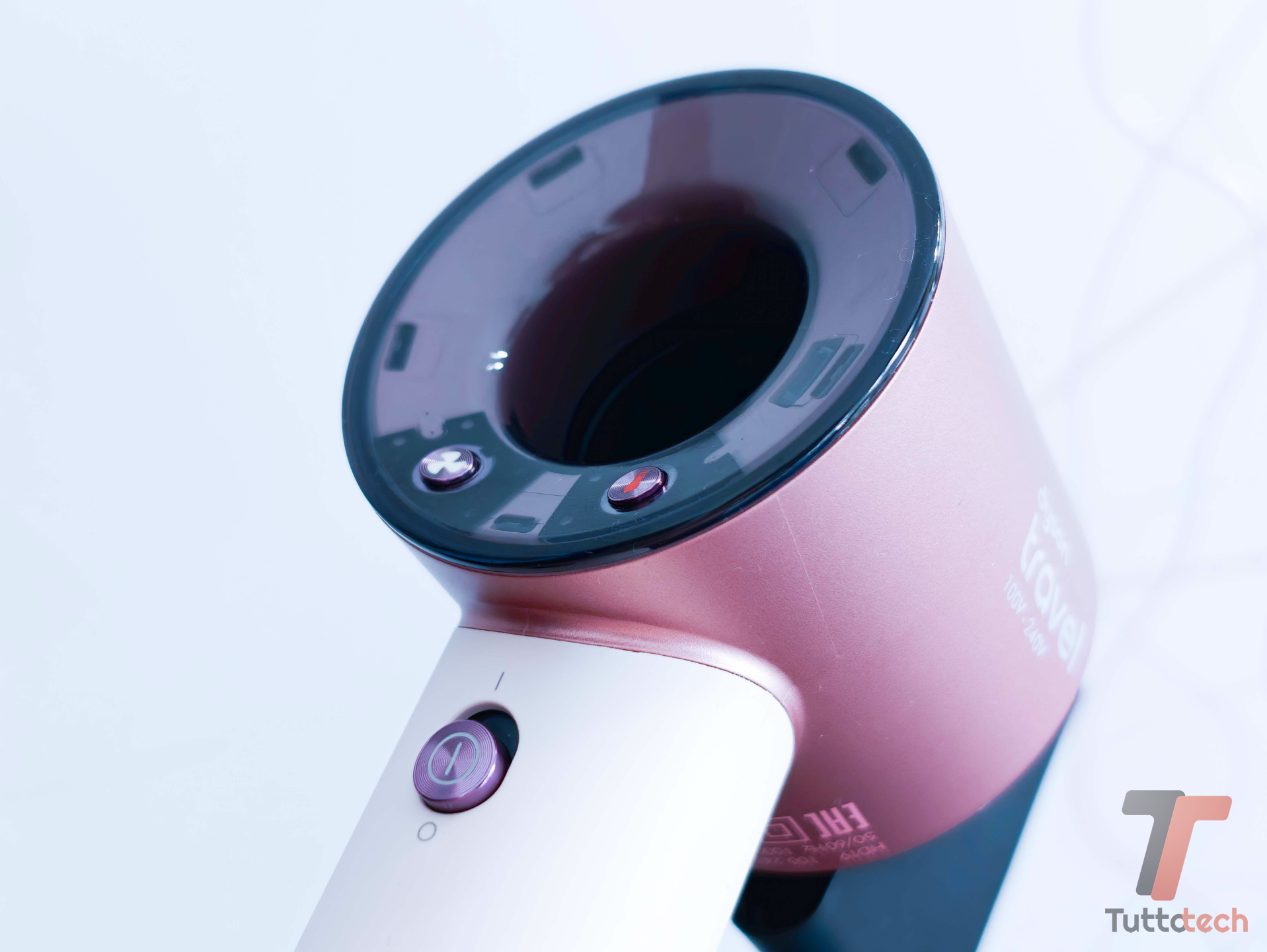 Recensione Dyson Supersonic Travel: il fon più desiderato ora entra (davvero) in valigia 5