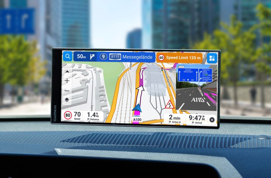 Garmin porta i display ultra-wide sul cruscotto con i nuovi navigatori Drive
