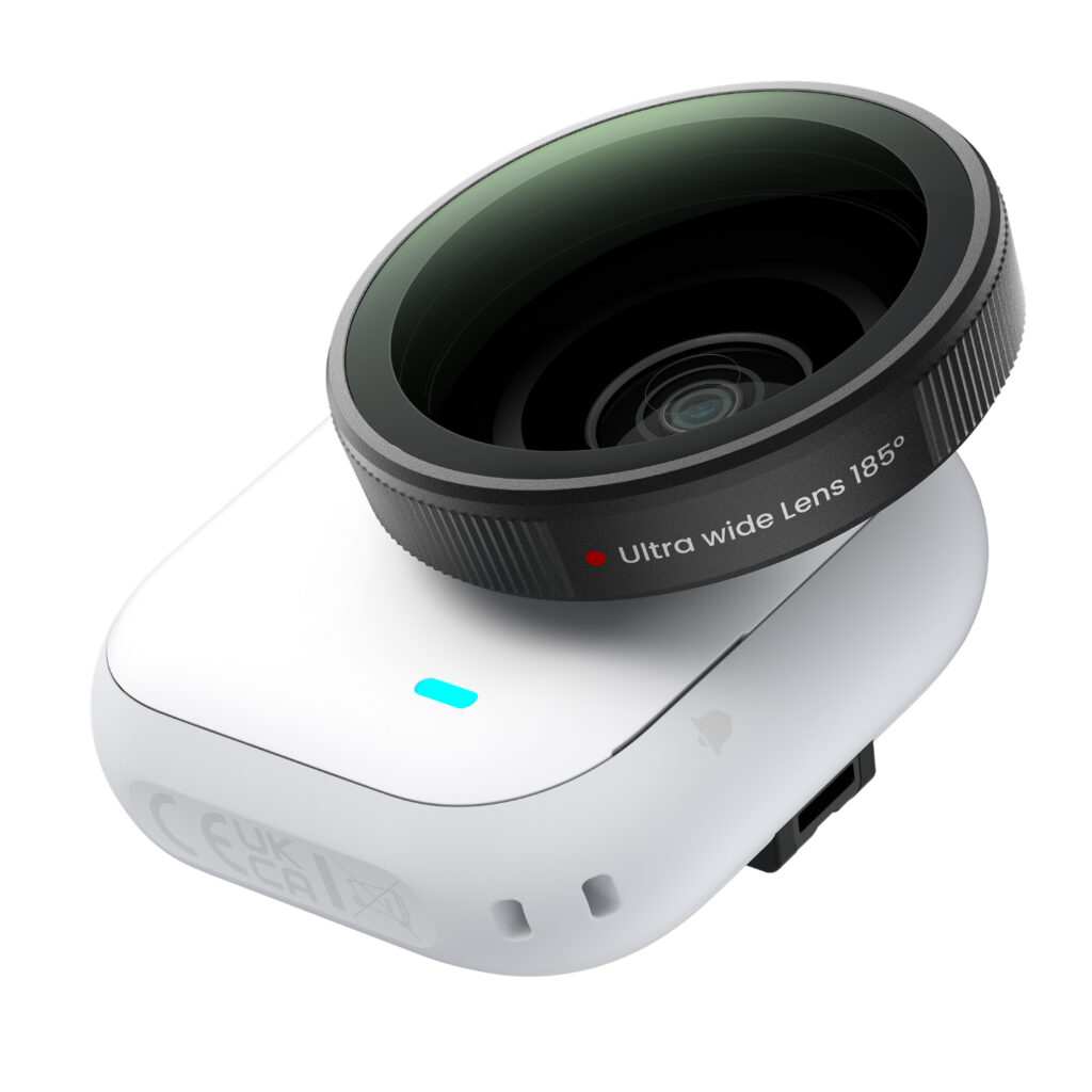 Insta360 GO Ultra si veste da pilota: arrivano lenti e supporti pensati per moto e bici 1