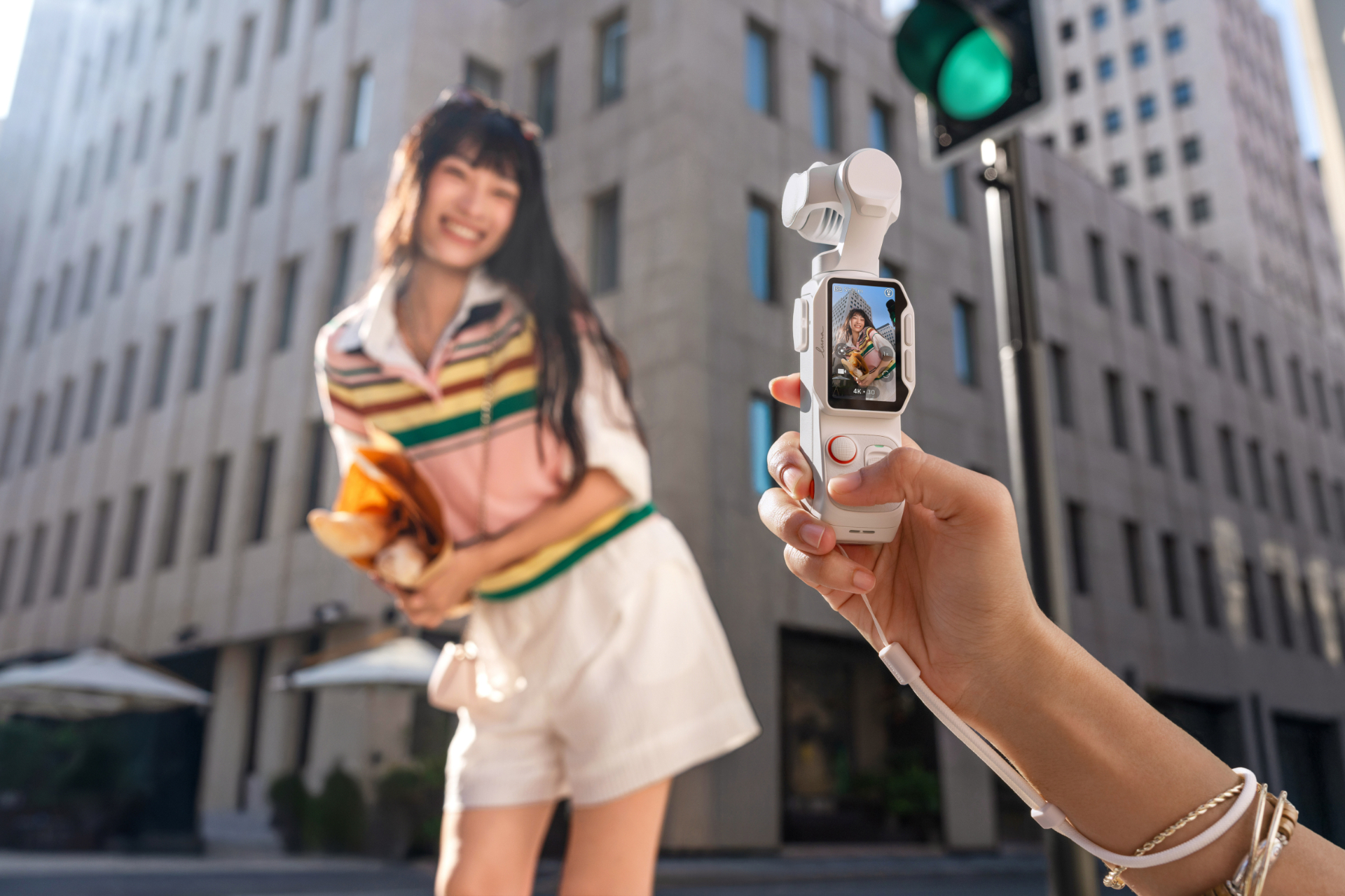 Insta360 Luna Pro: la gimbal camera firmata Leica che vuole rivoluzionare il vlogging quotidiano, da oggi in preordine a 529€ 1