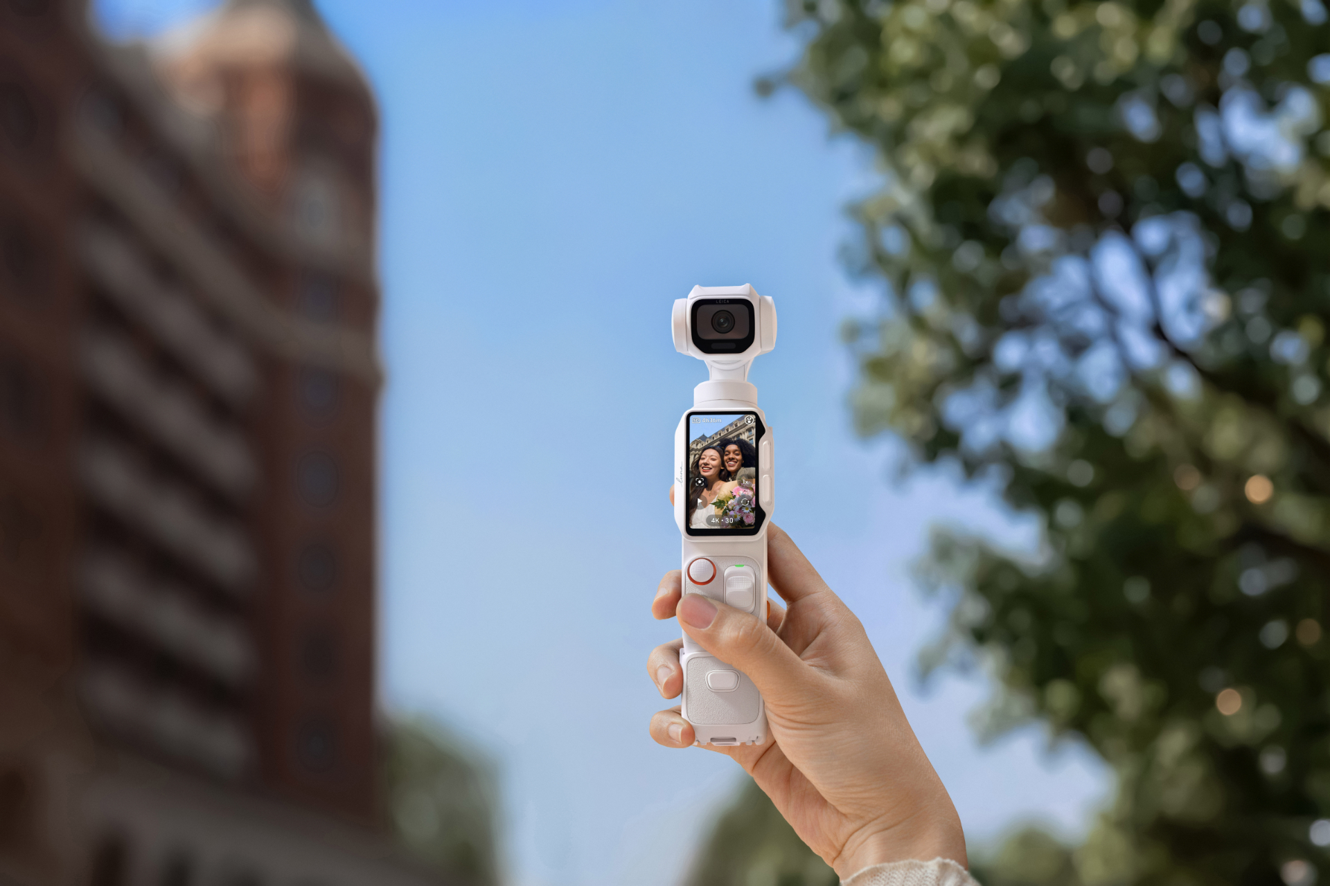 Insta360 Luna Pro: la gimbal camera firmata Leica che vuole rivoluzionare il vlogging quotidiano, da oggi in preordine a 529€ 3