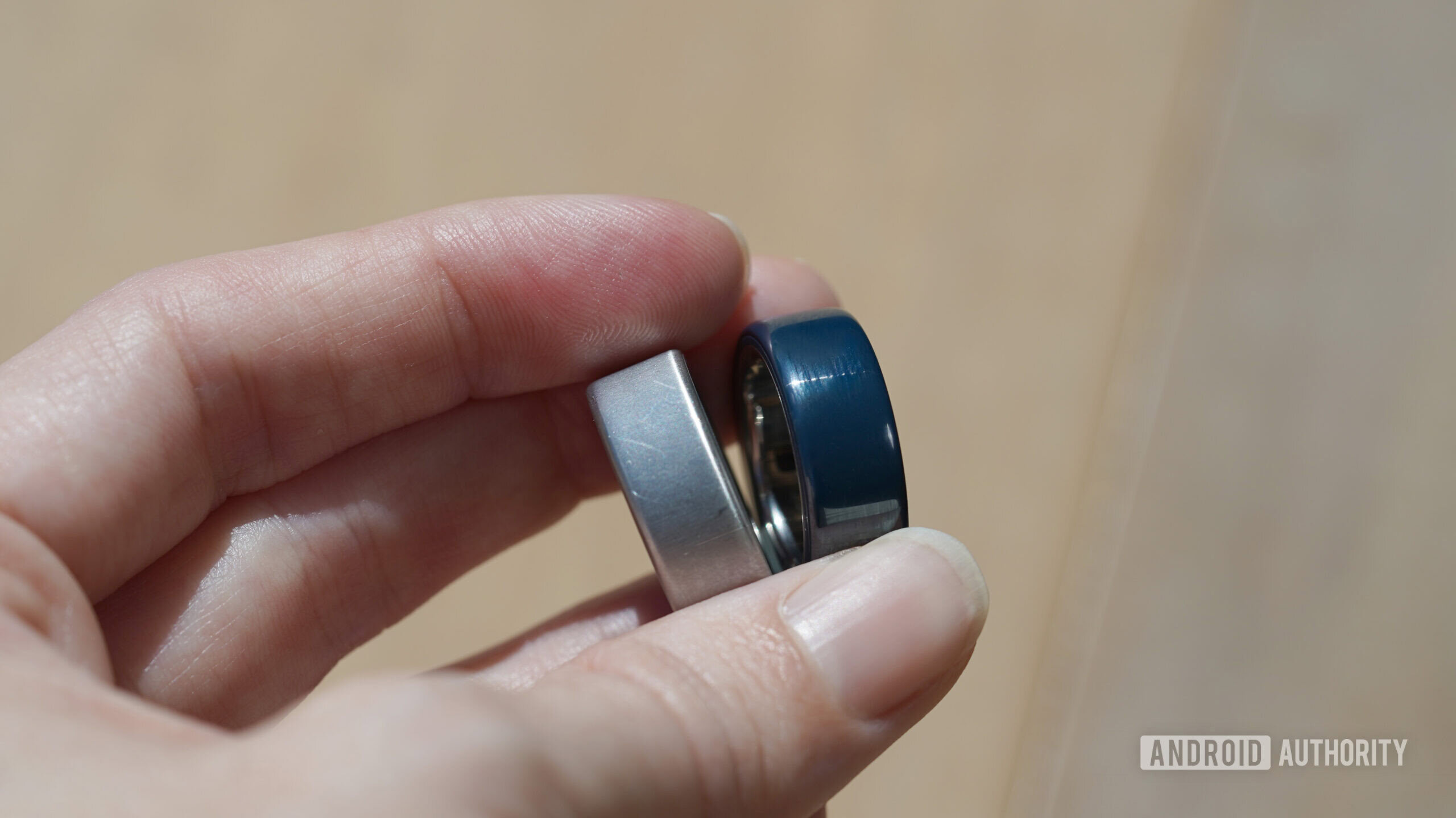 Oura ring 4 metal vs ceramic scaled 1