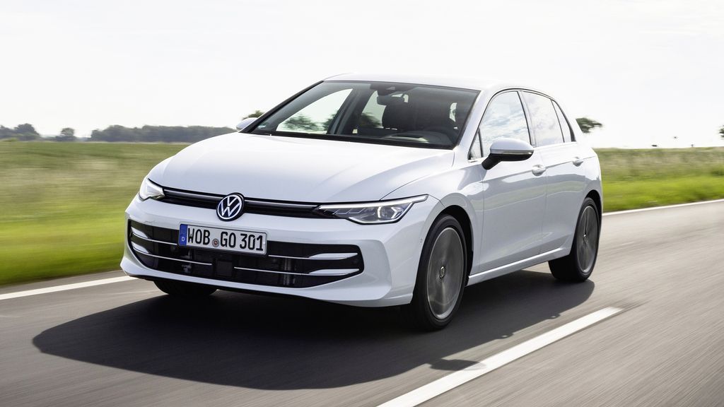 Volkswagen, boom di elettriche in Germania ma Wolfsburg taglia i turni: il paradosso 1