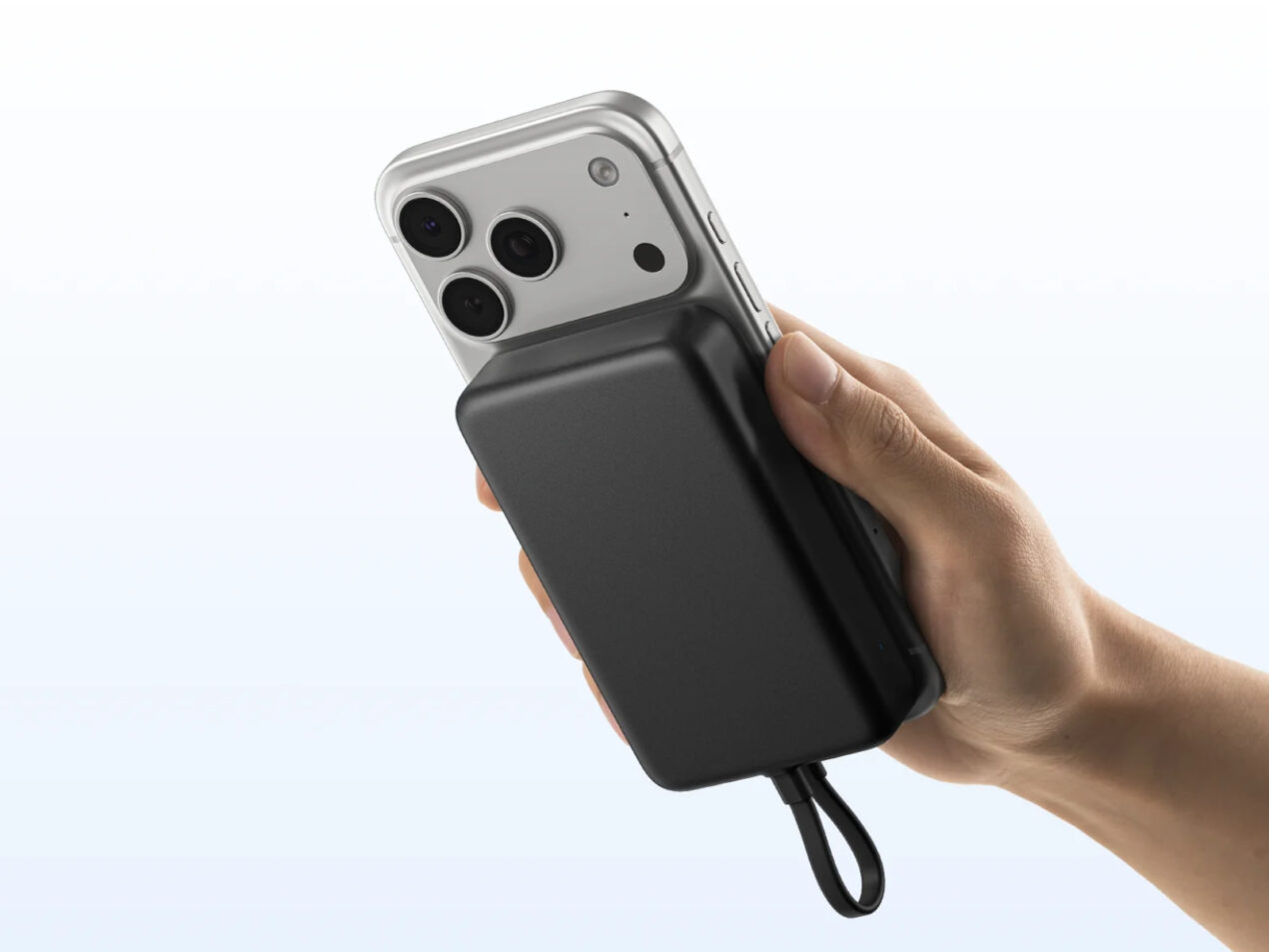 Xiaomi lancia il power bank magnetico Qi 2.2: ricarica wireless a 25 W e cavo integrato