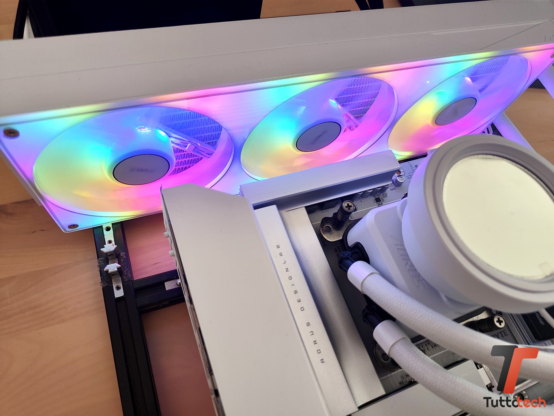 AORUS ELITE 360-tt-24