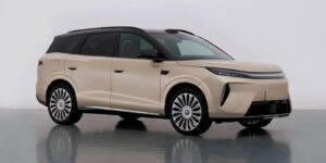 La nuova BYD Tang compare al MIIT con 690 CV, due maxi schermi e un prezzo accessibile 1