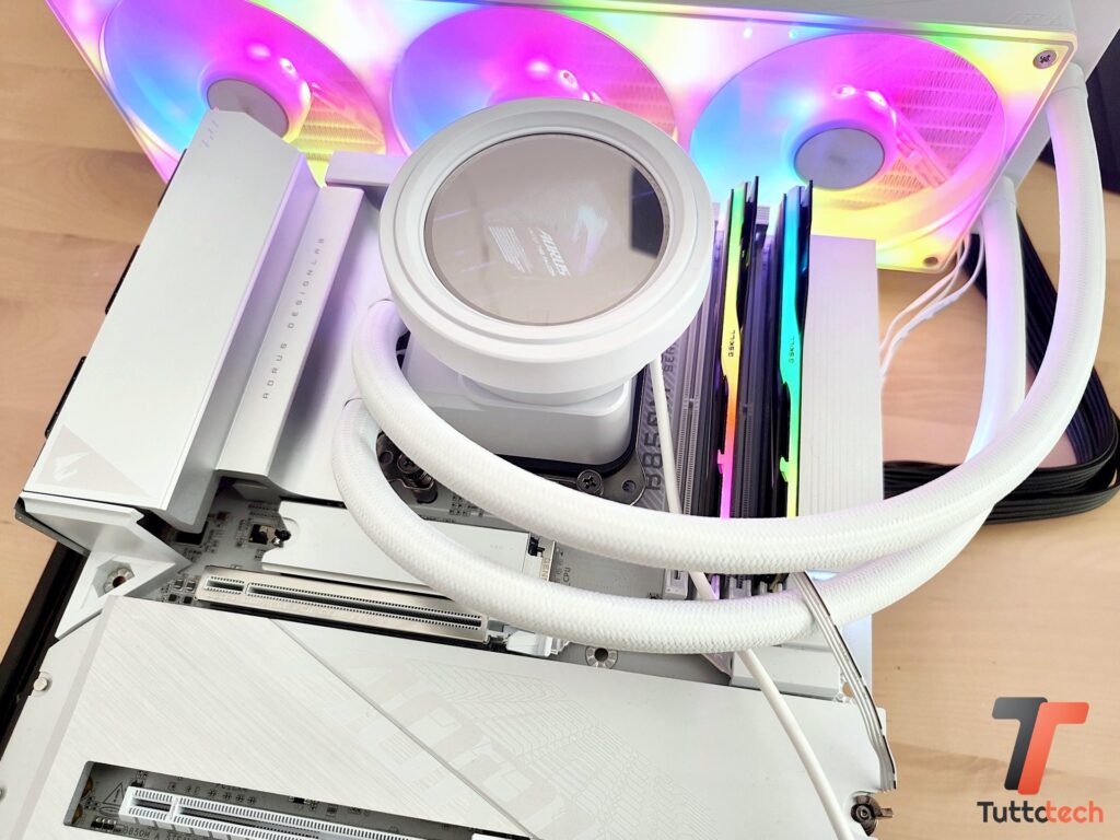 GIGABYTE B850M AORUS STEALTH ICE-tt-25b