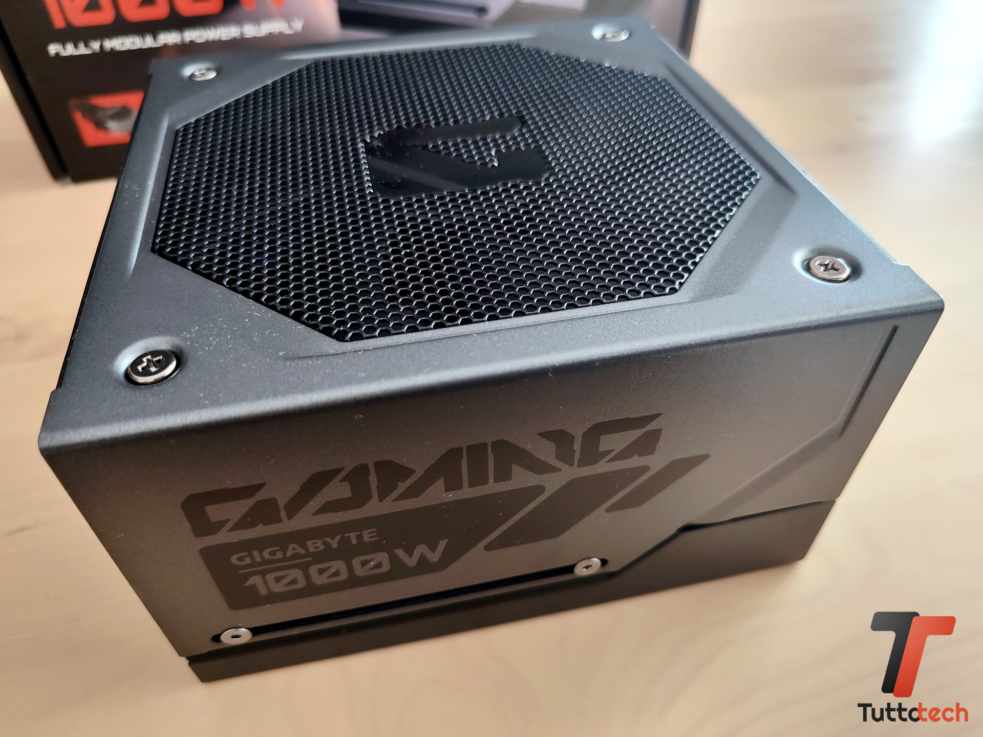 GIGABYTE Gaming 1000GM PG5-tt-6