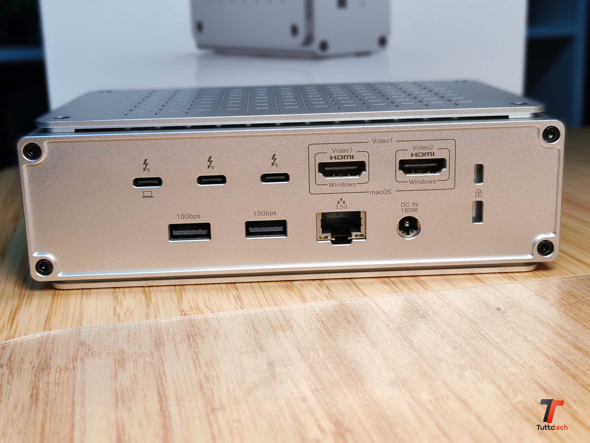 Recensione Keychron Thunderbolt 5 Dock, l'esordio da grande di chi ci ha abituati alle tastiere 2