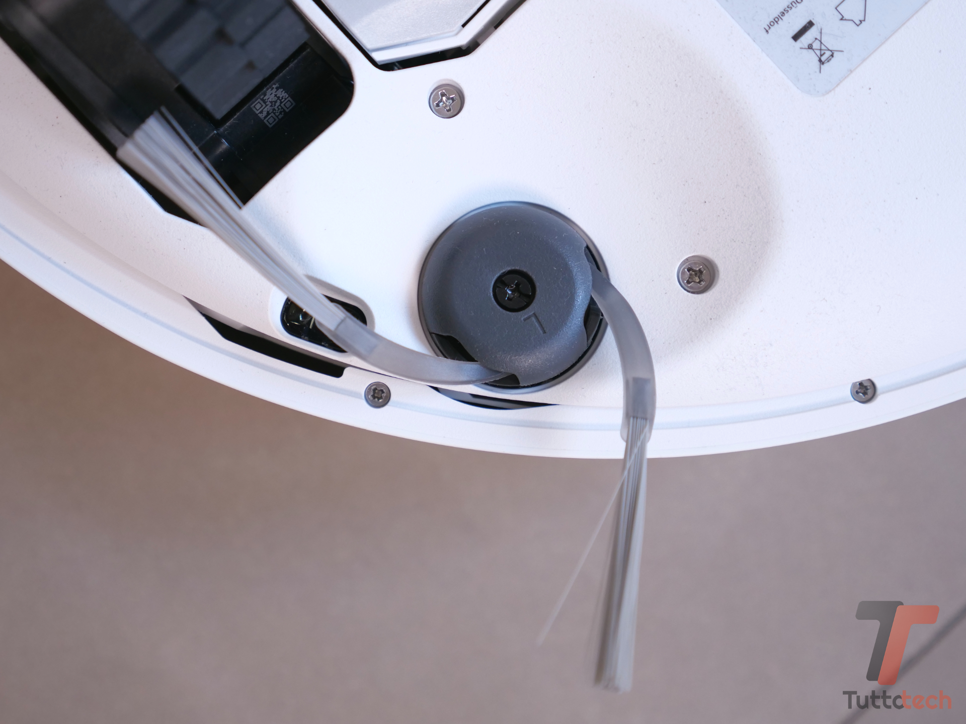 Recensione Roborock Qrevo Edge 2 Flow: rullo, profilo basso e poche rinunce 4