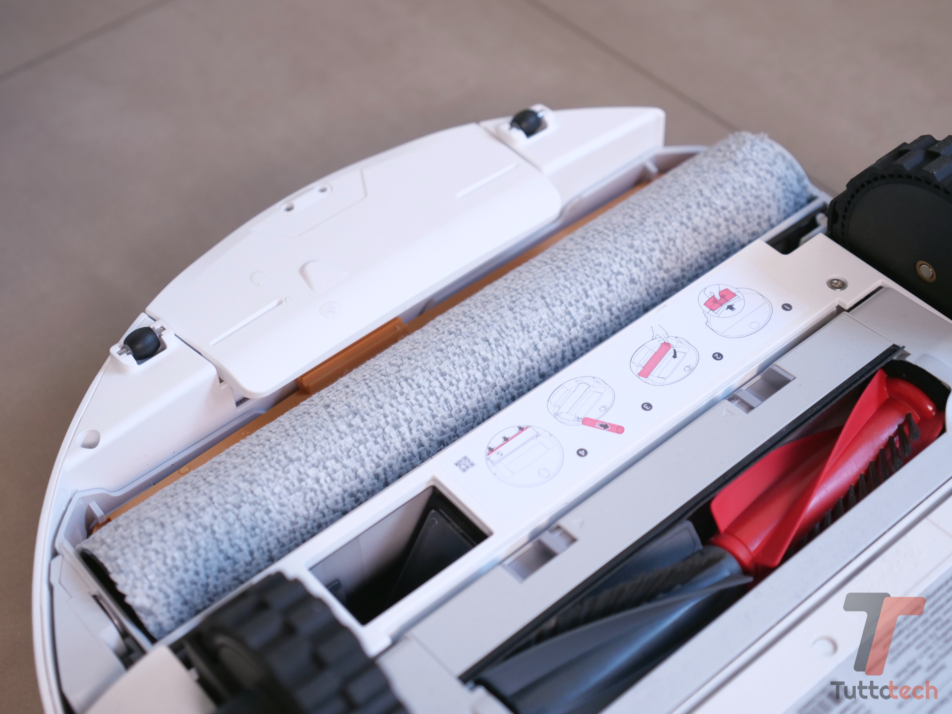 Recensione Roborock Qrevo Edge 2 Flow: rullo, profilo basso e poche rinunce 1