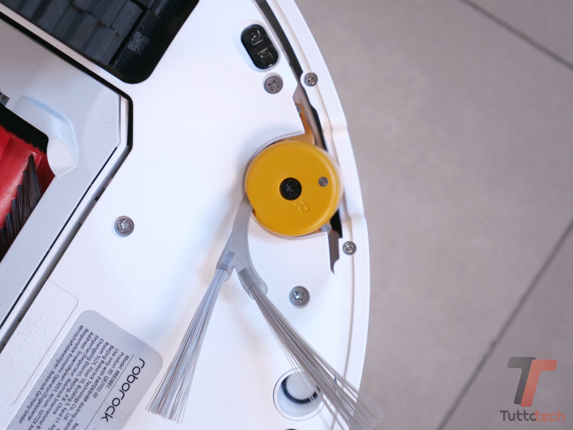 Recensione Roborock Qrevo Edge 2 Flow: rullo, profilo basso e poche rinunce 3