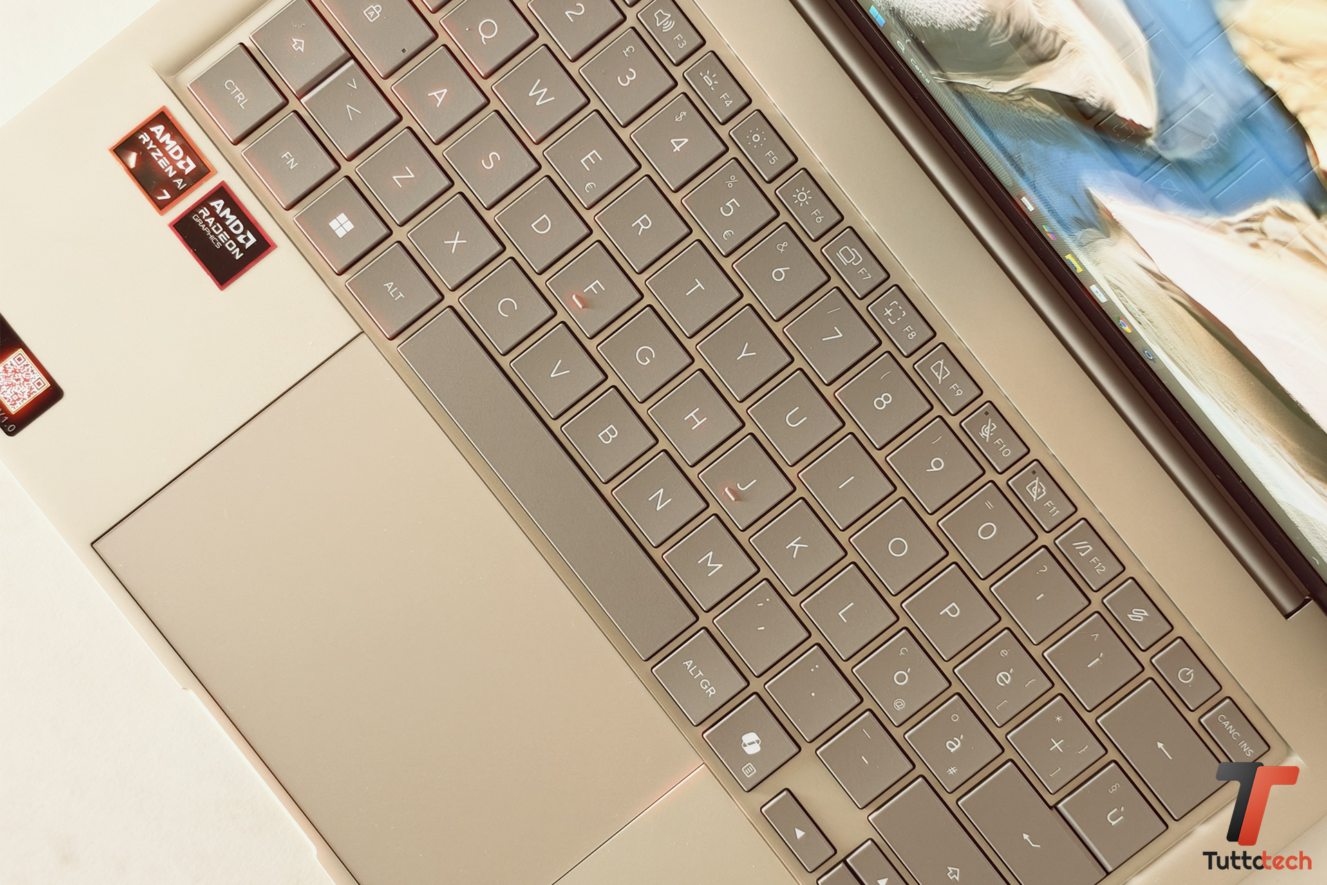 asus zenbook 14 tastiera