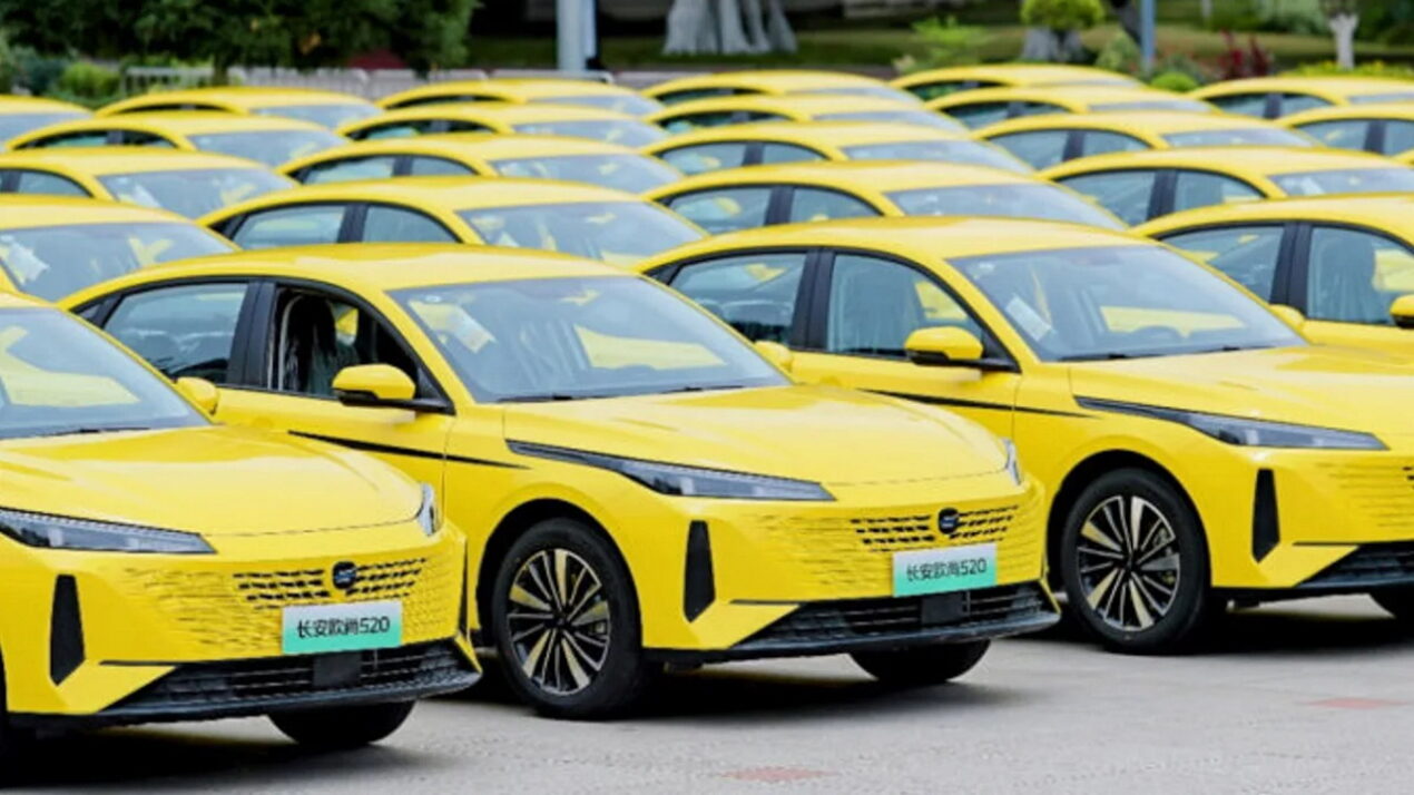 Accordo UE-Cina sulle auto ibride: Pechino annuncia crescita, Bruxelles un taglio del 50%