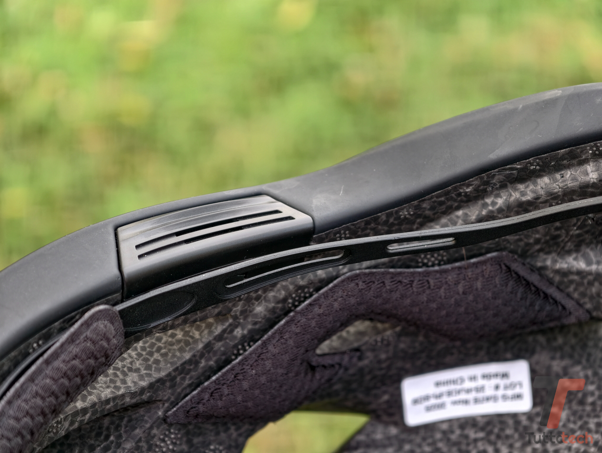 Recensione HJC SMARTRO, un casco da bici sicuro, smart e con interfono integrato 6