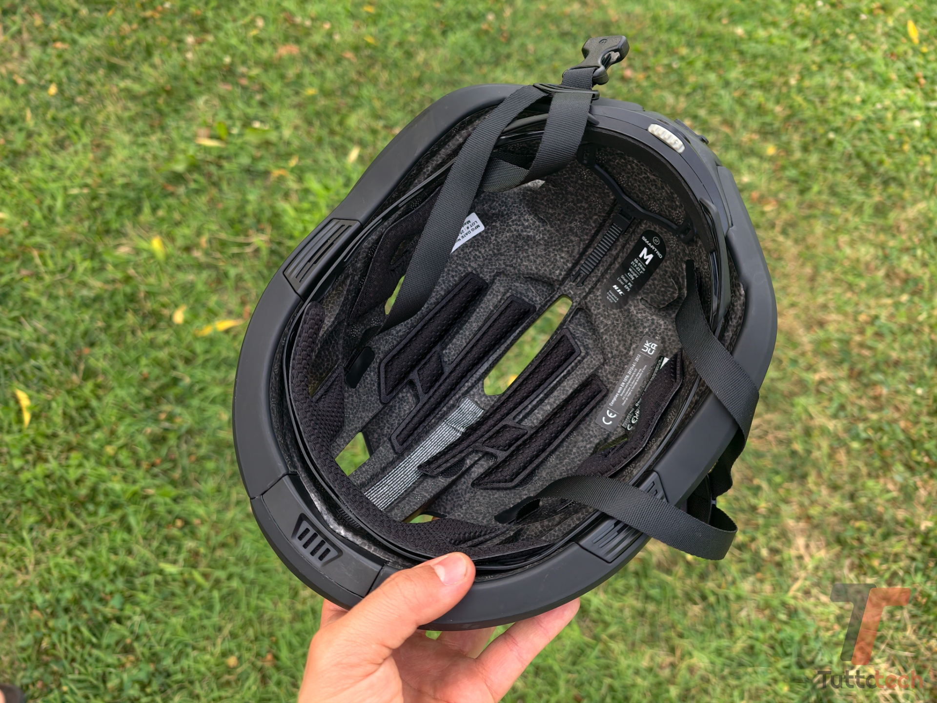 Recensione HJC SMARTRO, un casco da bici sicuro, smart e con interfono integrato 1