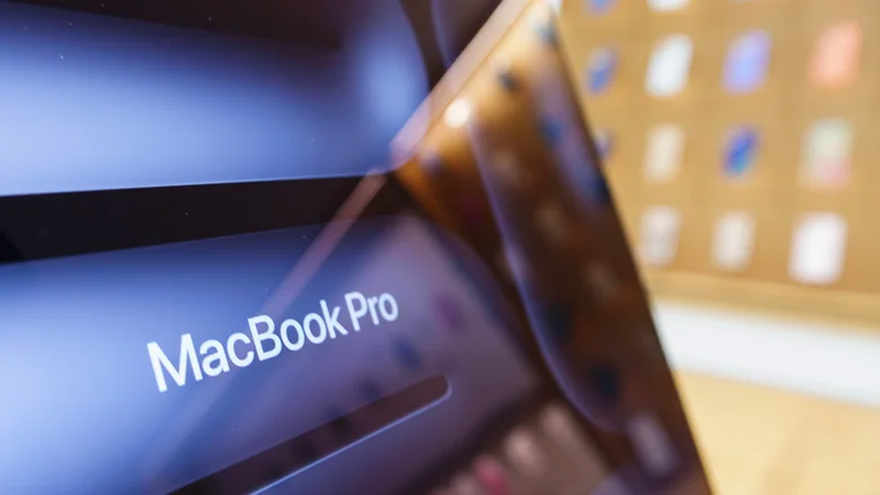 MacBook Pro OLED